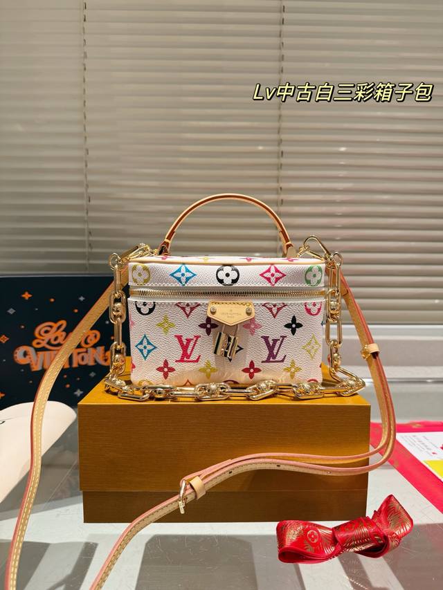 礼盒 牛皮原单 Lv新款走秀款箱子包 Lv小箱子 近几年Lv的脑洞真的是越开越大,20Ss春夏新款 设计独特而经典 方正小巧的独特造型,搭配各种复古的颜色和装饰 礼盒 牛皮原单 Lv新款走秀款箱子包 Lv小箱子 近几年Lv的脑洞真的是越开越大,20Ss春夏新款 设计独特而经典 方正小巧的独特造型,搭配各种复古的颜色和装饰