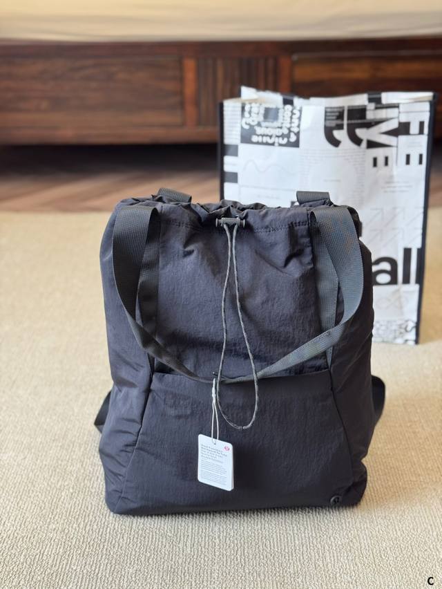 原版布 Lululemon托特包 On My Level2.0斜挎包手拎包大容量超轻防水 运动健身包瑜伽包斜挎单肩包旅行 非常方便 买菜背 旅游背 日常背 装日 原版布 Lululemon托特包 On My Level2.0斜挎包手拎包大容量超轻防水 运动健身包瑜伽包斜挎单肩包旅行 非常方便 买菜背 旅游背 日常背 装日